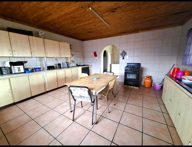 3 BEDROOM HOUSE FOR SALE IN RIVERSDALE